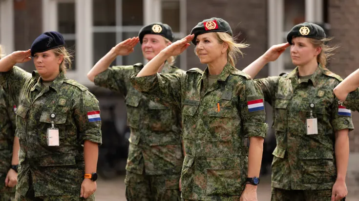 Koningin Máxima brengt de groet.