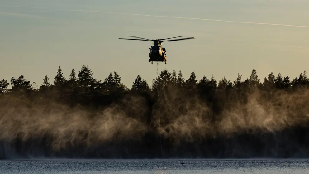 Helikopter boven water
