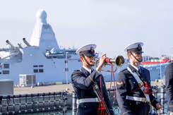 Ceremonie om een schip in dienst te stellen.