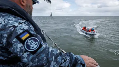 2 militairen varen daarna weer terug.