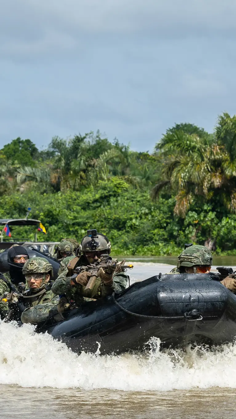 Mariniers in actie tijdens een rivieroperatie