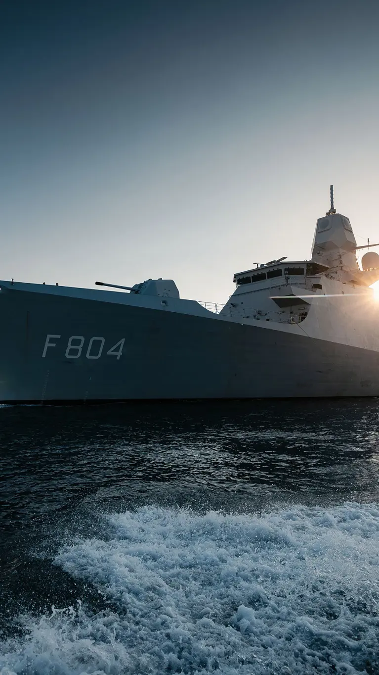 Zr.Ms. De Ruyter op volle zee.