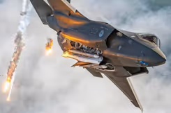 Een vliegende de AIM-120 Advanced Medium-Range Air-to-Air Missiles (Amraam).