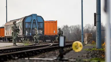 Reservisten bewaken de Euroterminal in Coevorden.