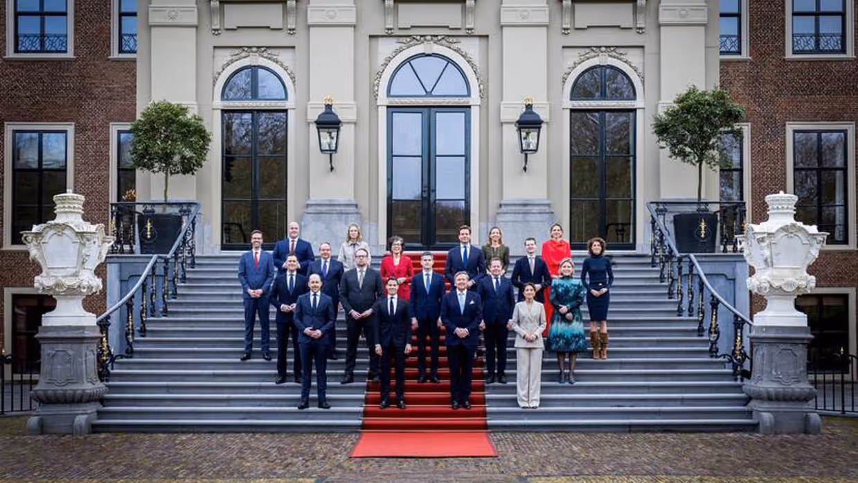 Bewindslieden kabinet-Jetten op het bordes met de Koning.