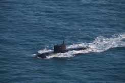 De Russische onderzeeboot Novorossiysk, toen die eerder dit jaar ook al door de Nederlandse marine werd geëscorteerd.