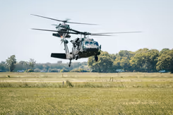 2 helikopters.