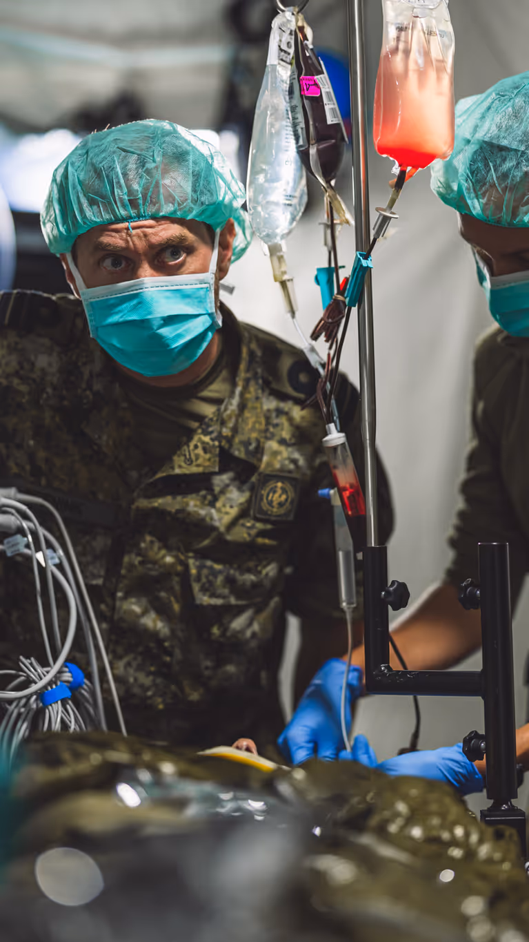 Militaire artsen aan het werk