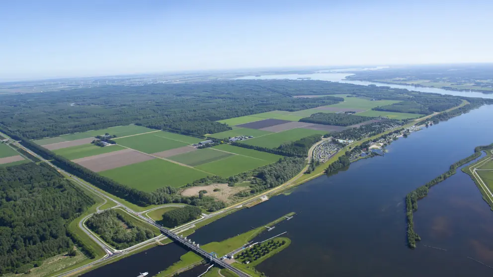 Luchtfoto van een deel van Nederland.