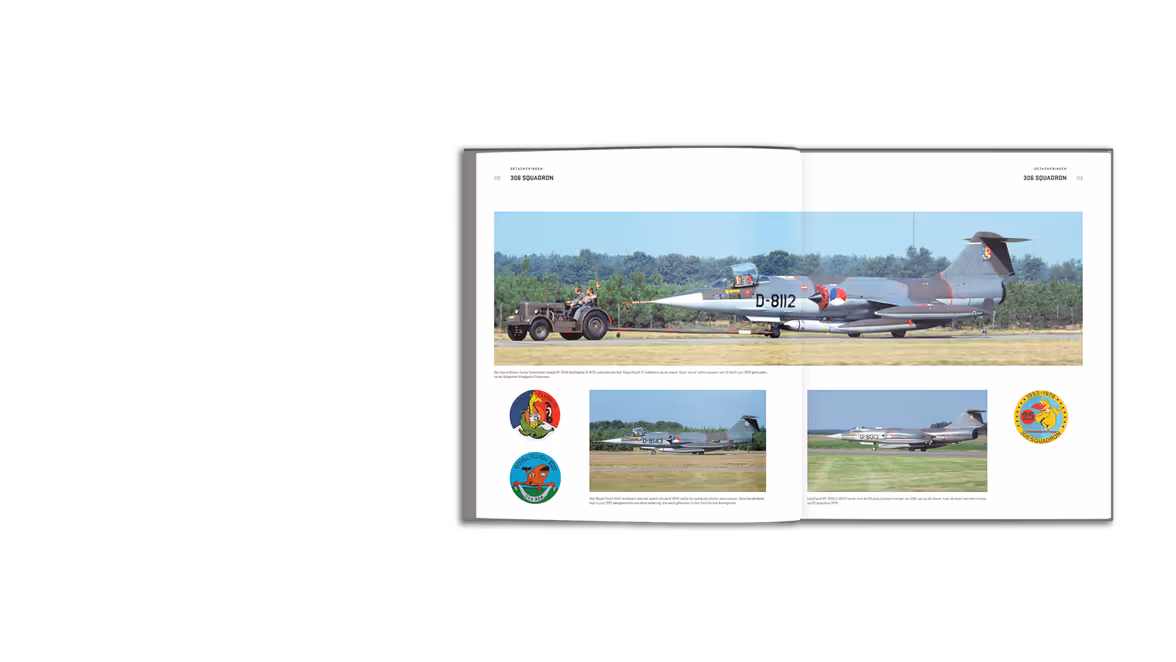 Twee opengeslagen pagina’s uit het boek.