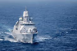 Archieffoto van de Zr.Ms. Tromp op zee.